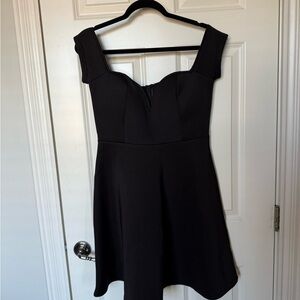 True Decadence Bardot Élégant off shoulder black mini dress